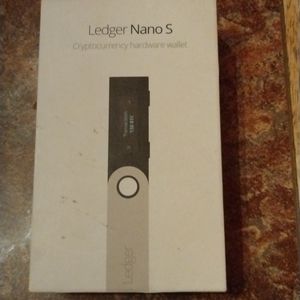 Ledger Nano 5 crypto currency hardware wallet